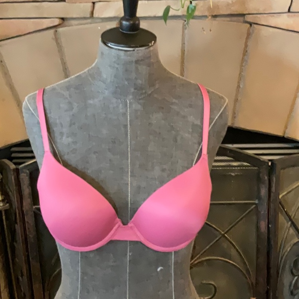 Pink Victoria Secret bra 34c
